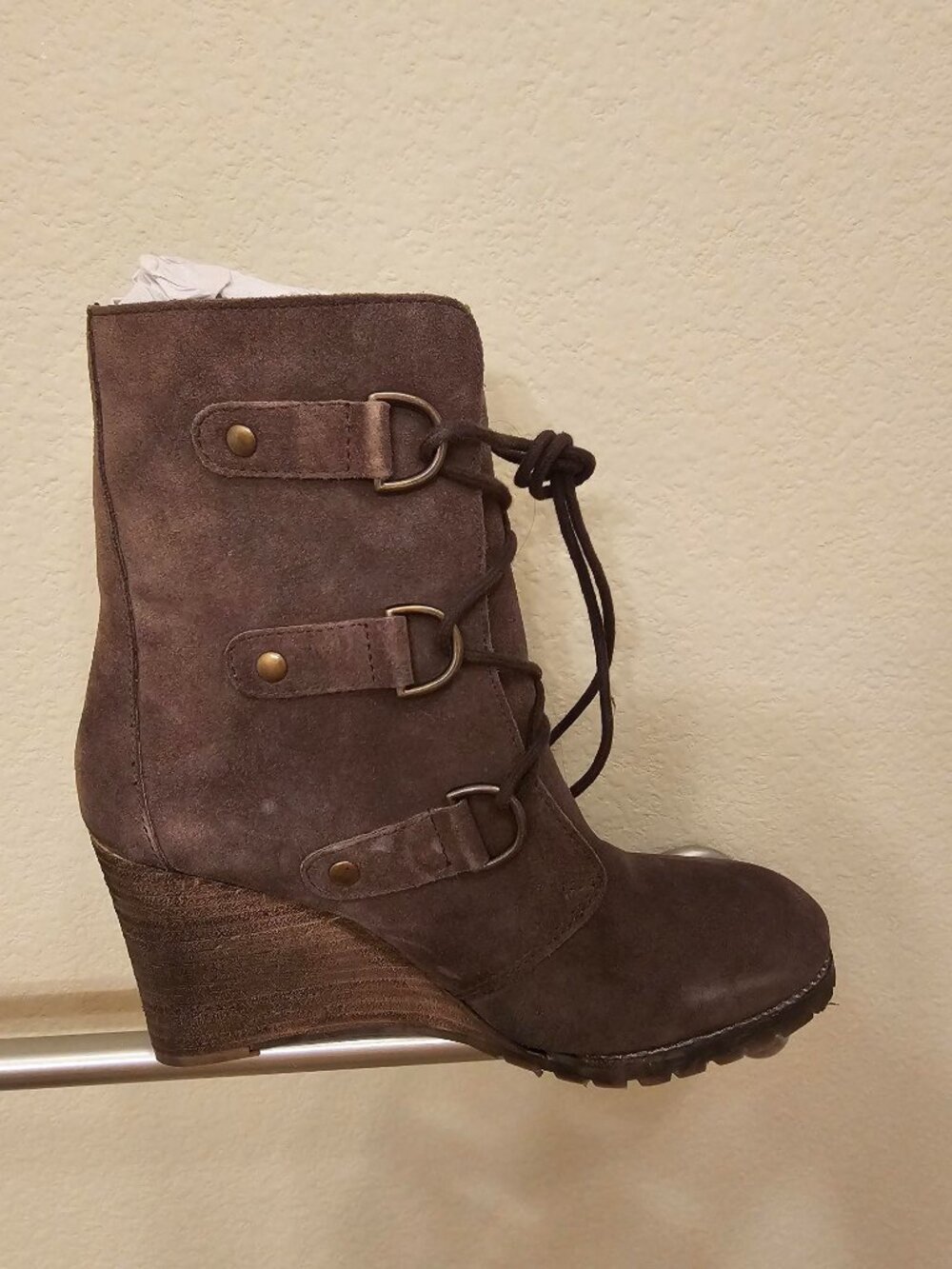 NWT Diba Size 9.5 Dark Brown Wedge Lace Up Boots